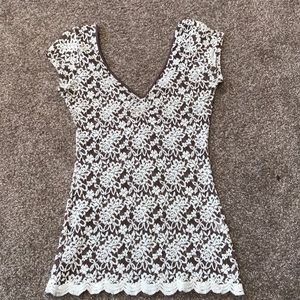 Cap sleeve lace top
